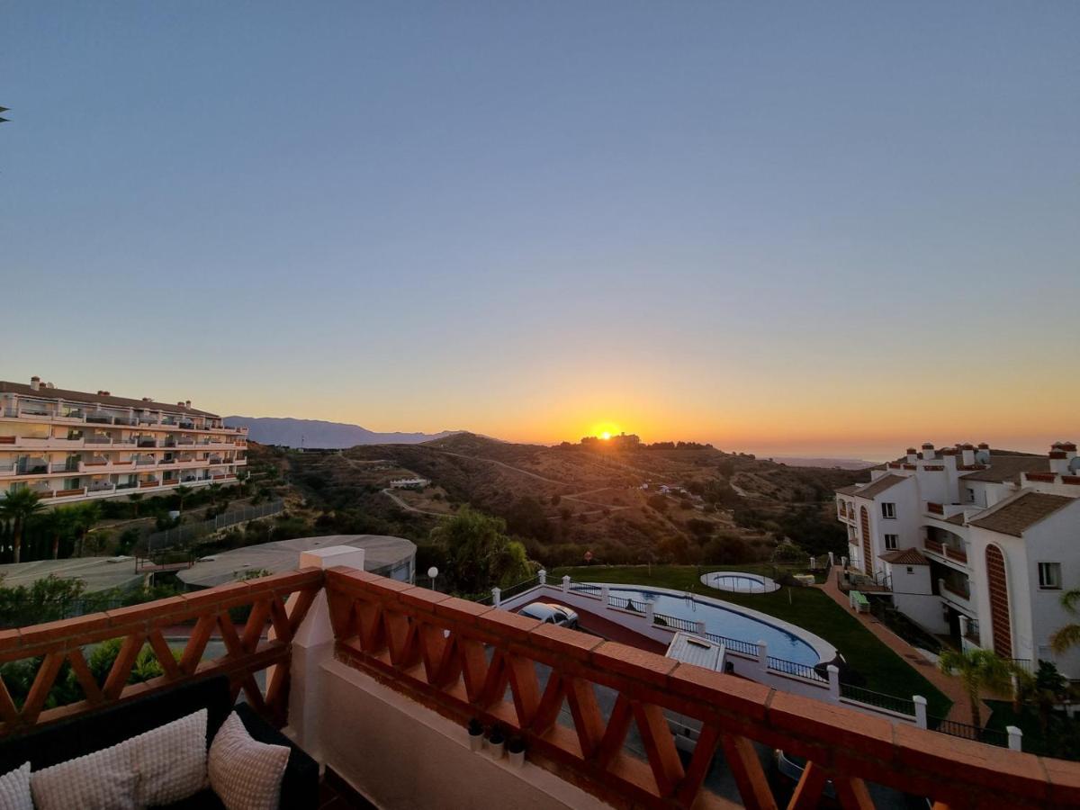 Elegant Apartment With Fantastic Views At The Top Of Calahonda Sitio de Calahonda Eksteriør billede